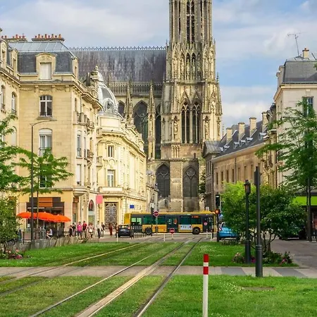 The Sweetness Of Champagne, Hyper-centre * Reims