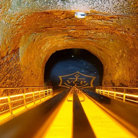 The Sweetness Of Champagne, Hyper-centre Remeš