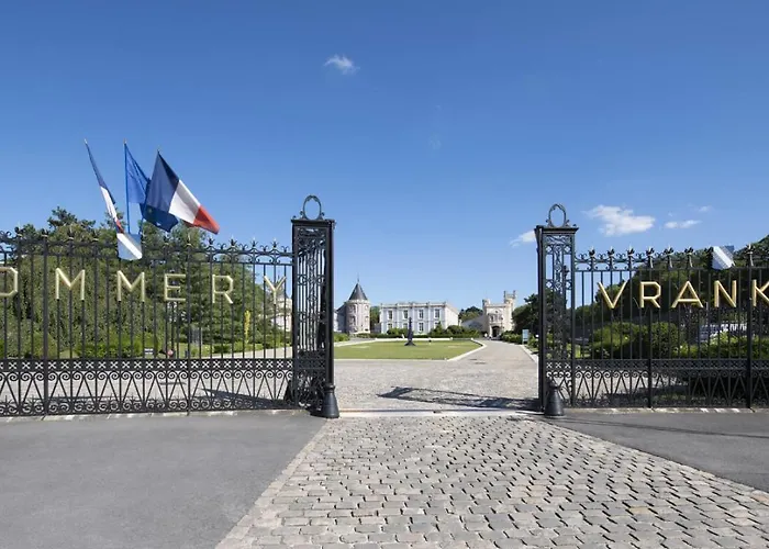 The Sweetness Of Champagne, Hyper-centre Lejlighed *